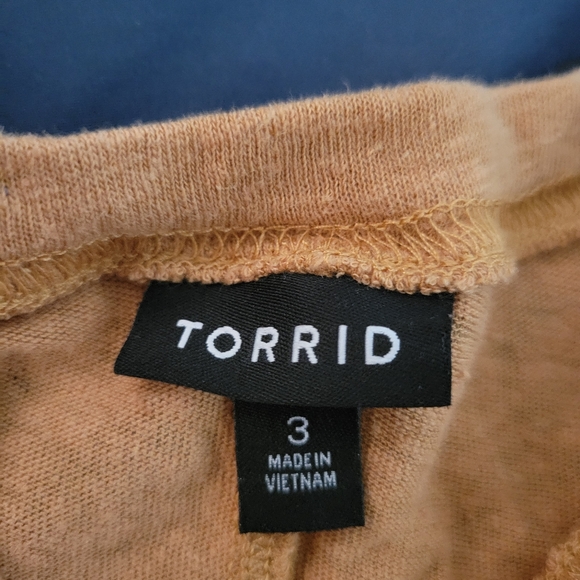 Torrid Lightweight Linen Blend Crew Neck Pocket Tank Size 3 - Picture 3 of 7